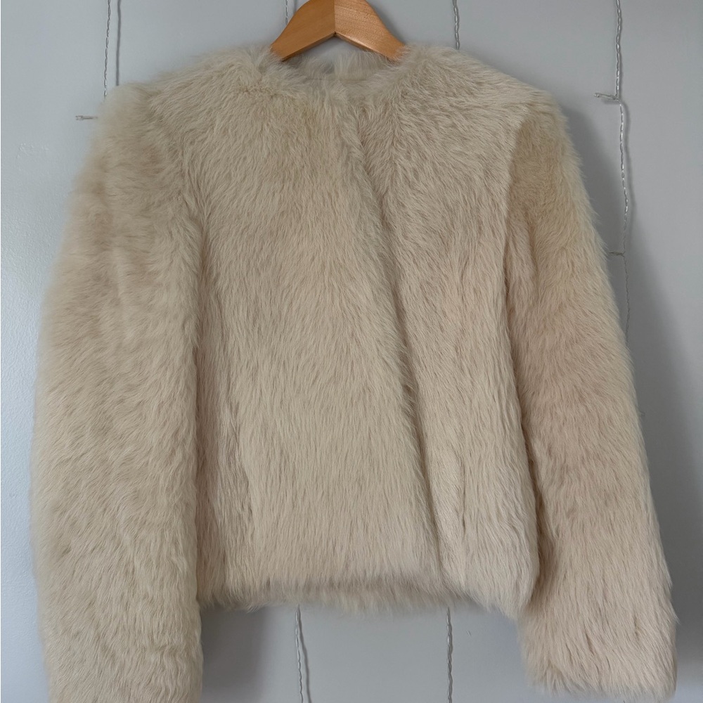Akris Punto Short Jacket in 100% Lambskin in rare Ivory